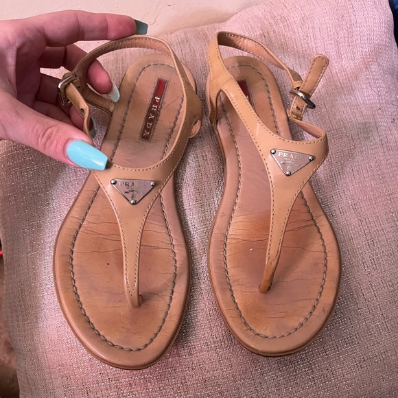 100% Authentic Prada Nude Patent Leather Thong Sandal Size 5 - Picture 6 of 11